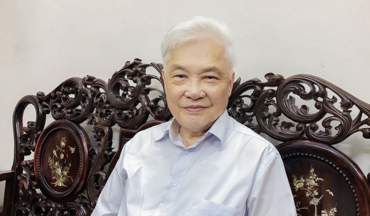 GS. Hoàng Hòe và câu chuyện về cây Mắc ca