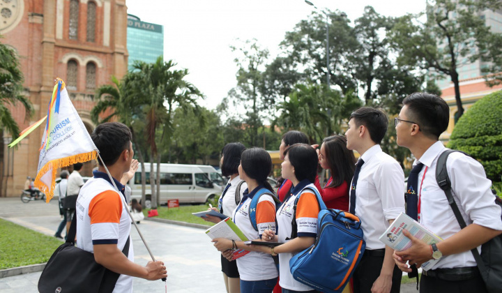Khẩn trương để hướng dẫn viên du lịch sớm nhận được hỗ trợ