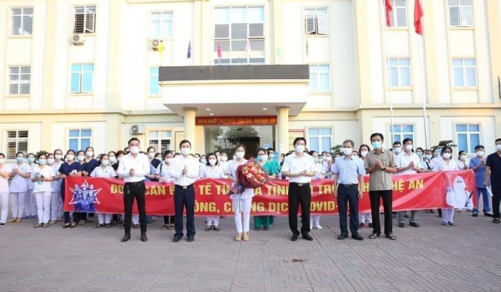 Hà Tĩnh điều động 152 cán bộ y tế hỗ trợ cho Nghệ An chống dịch