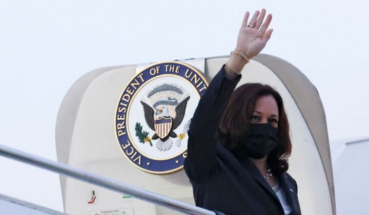 Phó Tổng thống Hoa Kỳ đến Hà Nội, bắt đầu chuyến thăm Việt Nam