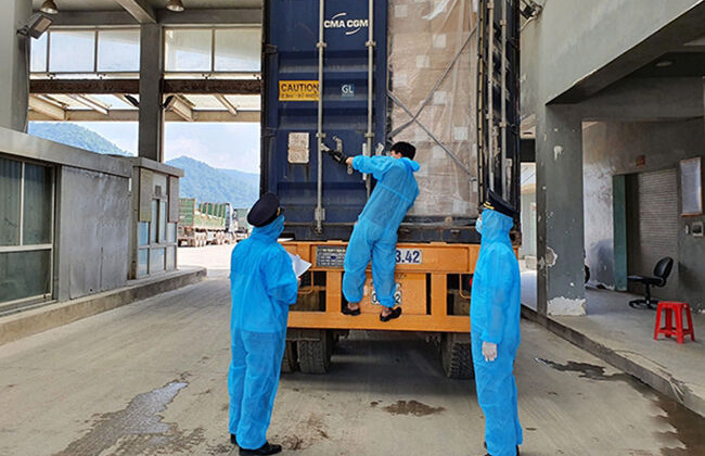 Vượt qua dịch Covid-19, hải quan Hà Tĩnh về đích trước 5 tháng