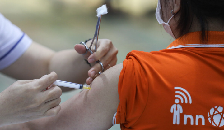 TPHCM bắt đầu tiêm vaccine COVID-19 đợt 6