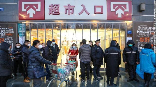 Người Vũ Hán lo lắng khi Covid-19 trở lại sau một năm