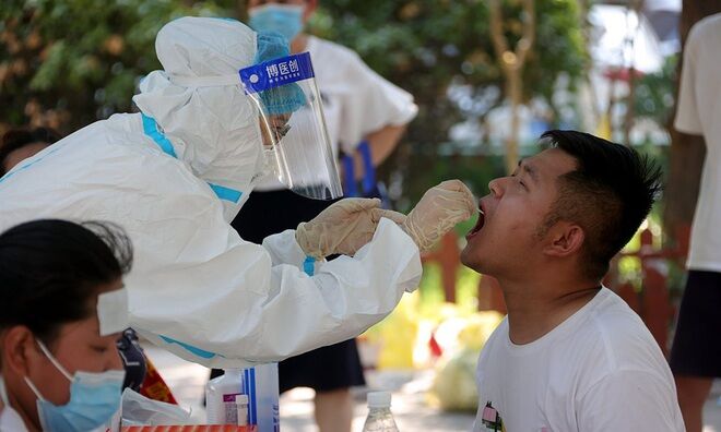 Một thành phố ở Trung Quốc trừng phạt hàng loạt quan chức vì để bùng dịch