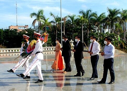 Bình Định: Dâng hương AHLS Quy Nhơn nhân dịp kỷ niệm Quốc khánh 2/9