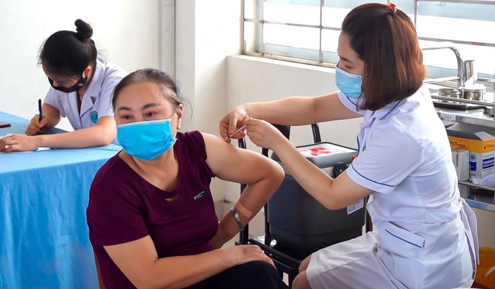 Thành phố Cẩm Phả: Triển khai chiến dịch tiêm vắc-xin COVID – 19 toàn dân
