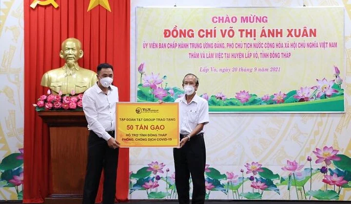 T&T Group trao tặng 140.000 bộ kit test nhanh COVID-19 và 150 tấn gạo hỗ trợ một số tỉnh phía Nam chống dịch