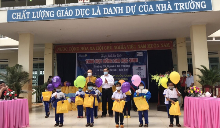 Gia Lai: Trung thu tiếp bước cùng các cháu đến trường
