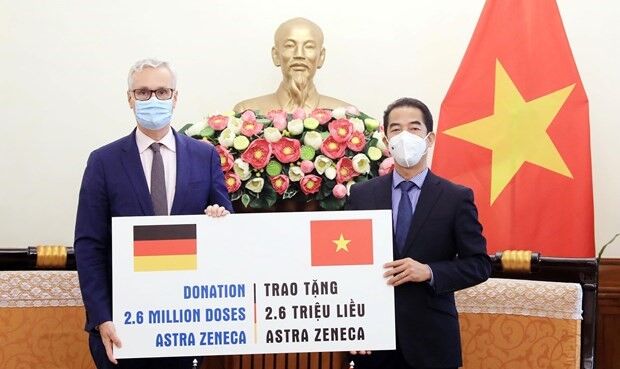 Việt Nam tiếp nhận 2,6 triệu liều vaccine AstraZeneca do Đức viện trợ