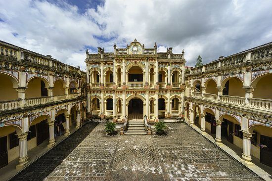 Dinh Hoàng A Tưởng - Toà lâu đài cổ nơi thị trấn vùng biên