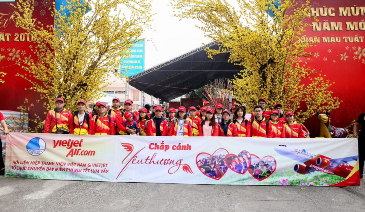 Vietjet có hai chuyến bay miễn phí đưa công nhân về quê ăn Tết