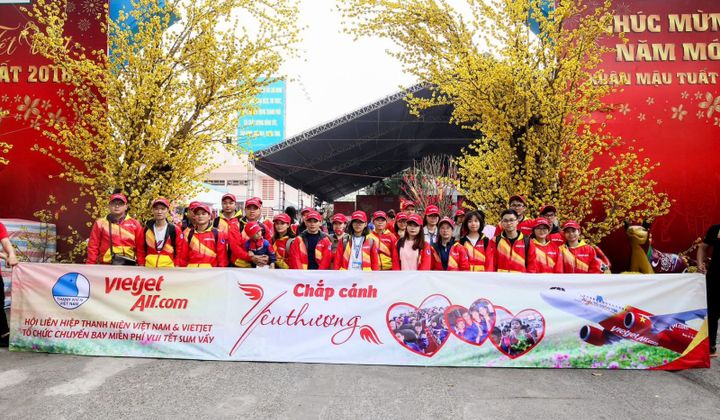 Vietjet có hai chuyến bay miễn phí đưa công nhân về quê ăn Tết