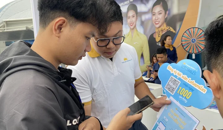 Vietnam Airlines kích cầu du lịch tại hội chợ VITM Đà Nẵng 2022