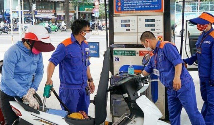 Giá xăng giảm mạnh lần thứ 5 liên tiếp