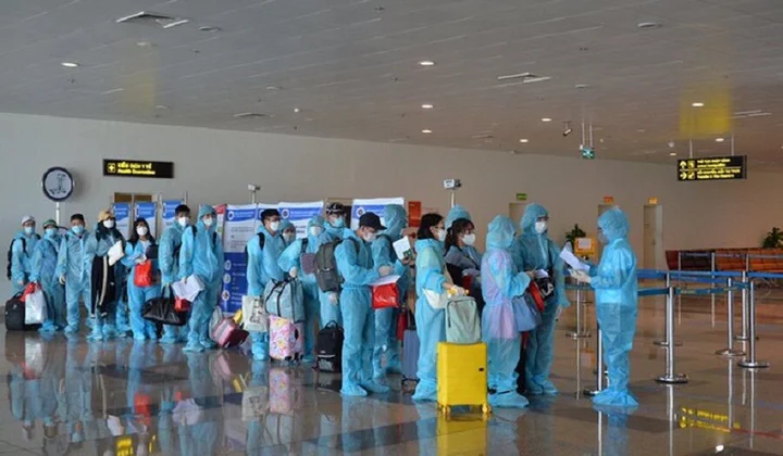 305 hành khách đi chung các chuyến bay có người nhiễm Omicron đều âm tính