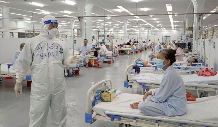 Ngành y tế năm 2021: Chạy đua với đại dịch Covid-19