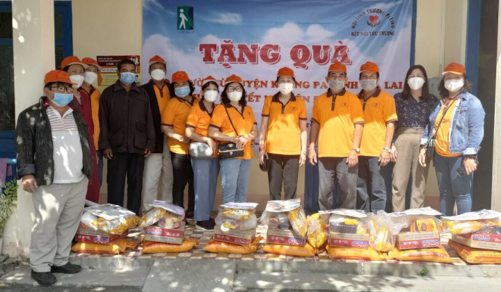 Gia Lai: Thăm và tặng quà cho người mù tại huyện Krông Pa