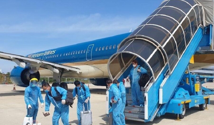 Khách nhập cảnh Việt Nam phải có giấy xét nghiệm RT-PCR âm tính trong 72 giờ