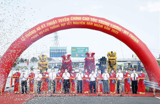 Chủ tịch nước phát lệnh thông xe tuyến chính cao tốc Trung Lương - Mỹ Thuận