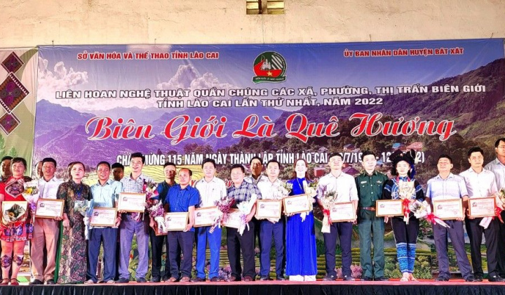 Lào Cai: Đặc sắc từ Liên hoan Nghệ thuật quần chúng "Biên giới là quê hương"