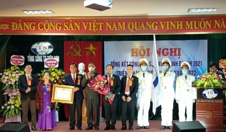 Tổng công ty Tiên Sơn Thanh Hoá đón nhận Huân chương Lao động hạng Nhất