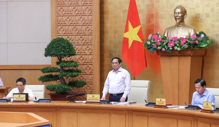 Thúc đẩy cơ cấu lại, phát triển mạnh các ngành công nghiệp, nông nghiệp, dịch vụ