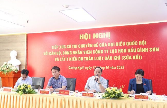 Quảng Ngãi: Đoàn Đại biểu Quốc hội tiếp xúc cử tri tại Công ty Lọc hoá dầu Bình Sơn
