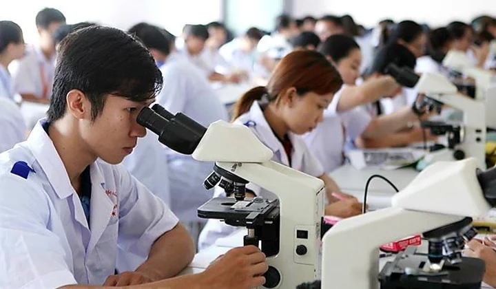 Phát triển nhân lực khoa học và công nghệ: Những vấn đề cần quan tâm hiện nay