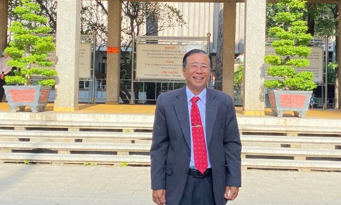 NGƯT, PGS.TS.GVCC. Nguyễn Hữu Hưng: Lắng đọng tình yêu nghề giáo