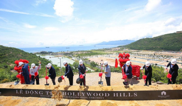 Động thổ Hollywood Hills by YOO Inspired by Starck, Quy Nhơn có biệt thự nghệ thuật hàng hiệu