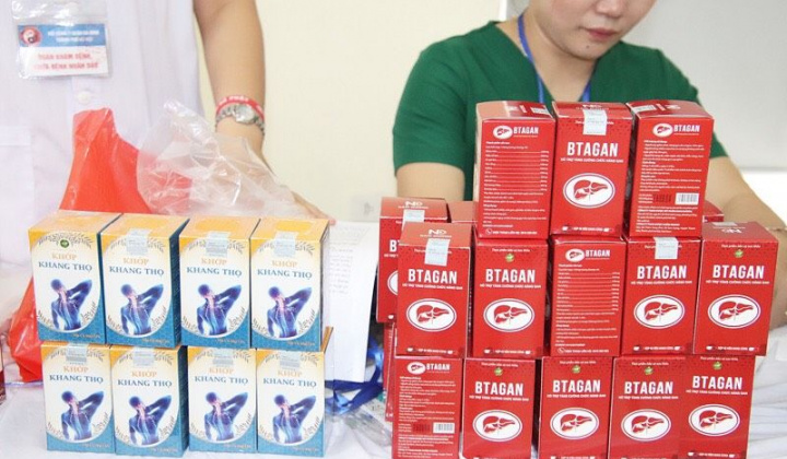 Dược Mỹ phẩm Nam Dương cùng UBND phường Kim Mã chăm sóc sức khỏe người cao tuổi