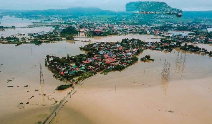 Nghệ An oằn mình trong cơn bão lũ