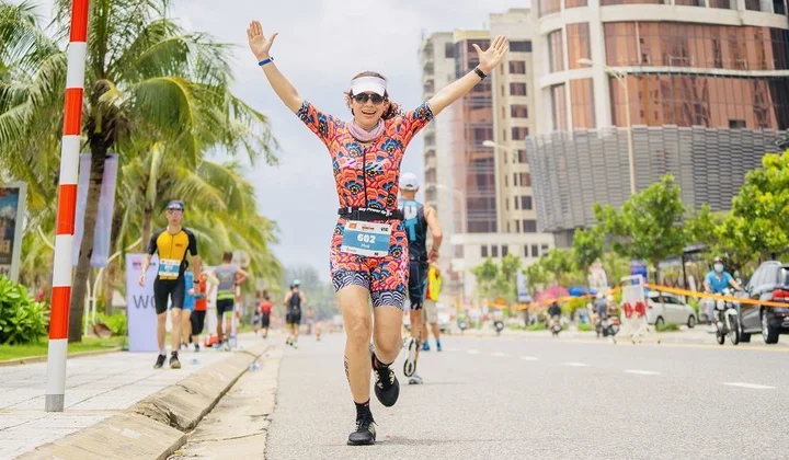 Golden Bees Racer đạt Top 3 số lượng người tham gia giải Marathon Long Biên