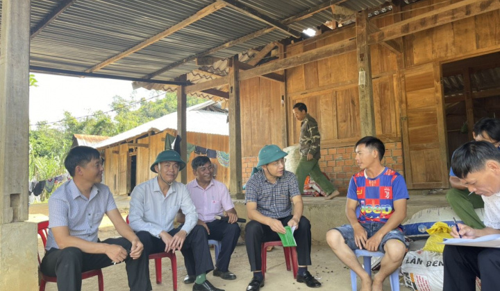 Ban đại diện NHCSXH tỉnh Đắk Nông làm việc tại xã Quảng Hòa