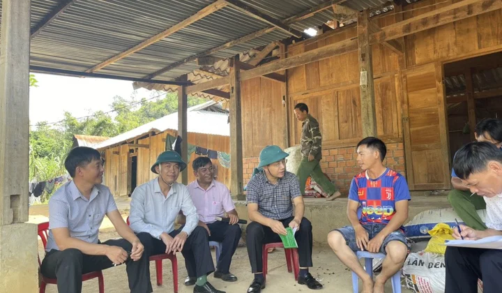 Ban đại diện NHCSXH tỉnh Đắk Nông làm việc tại xã Quảng Hòa
