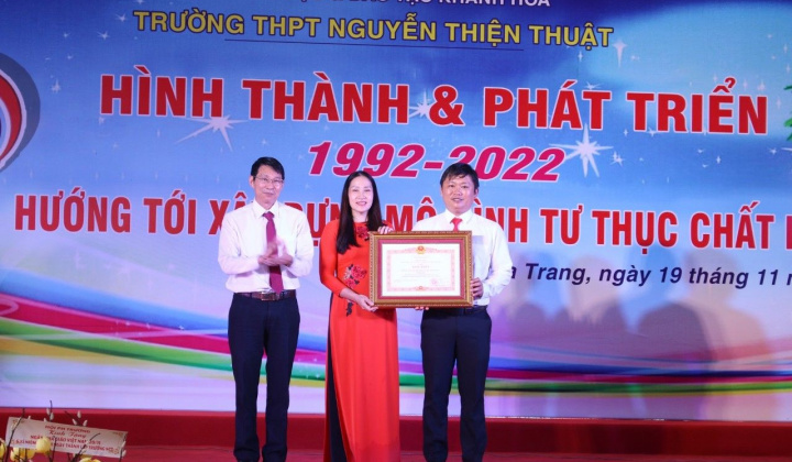 THPT Nguyễn Thiện Thuật: 30 năm không ngừng nỗ lực, phấn đấu trong sự nghiệp trồng người
