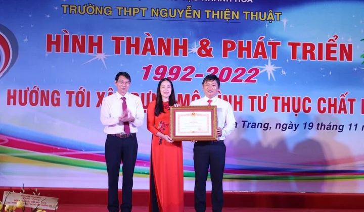 THPT Nguyễn Thiện Thuật: 30 năm không ngừng nỗ lực, phấn đấu trong sự nghiệp trồng người