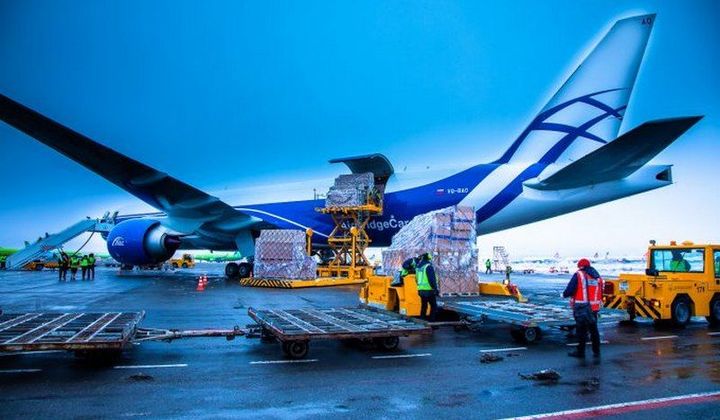 Tăng cường chống buôn lậu, gian lận thương mại, vận chuyển trái phép hàng hóa qua cảng hàng không quốc tế