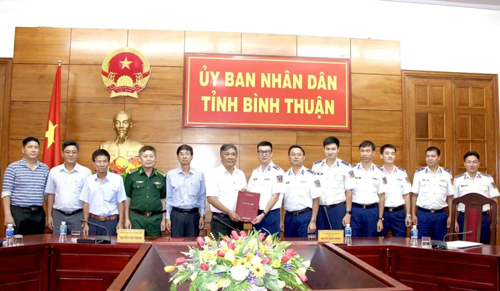 Bình Thuận ký kết Quy chế phối hợp trong công tác quản lý thủy sản với Bộ Tư lệnh Vùng Cảnh sát biển 3