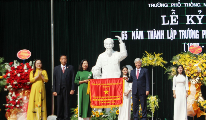 Trường Phổ thông Vùng cao Việt Bắc kỷ niệm 65 năm thành lập