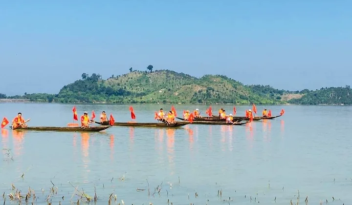 Gia Lai: Tổ chức Hội đua thuyền độc mộc trên sông Pô Cô lần thứ 3