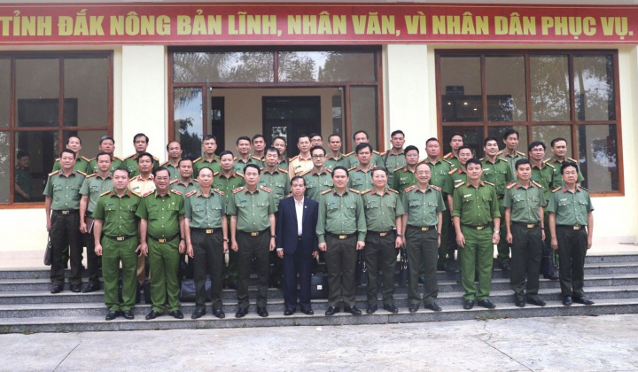 Thứ trưởng Lê Quốc Hùng biểu dương những kết quả nổi bật của Công an Đắk Nông trong năm 2022