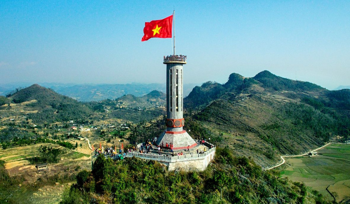 Xây dựng nền dân chủ xã hội chủ nghĩa, bảo đảm quyền làm chủ thực sự của nhân dân trong công cuộc đổi mới ở Việt Nam