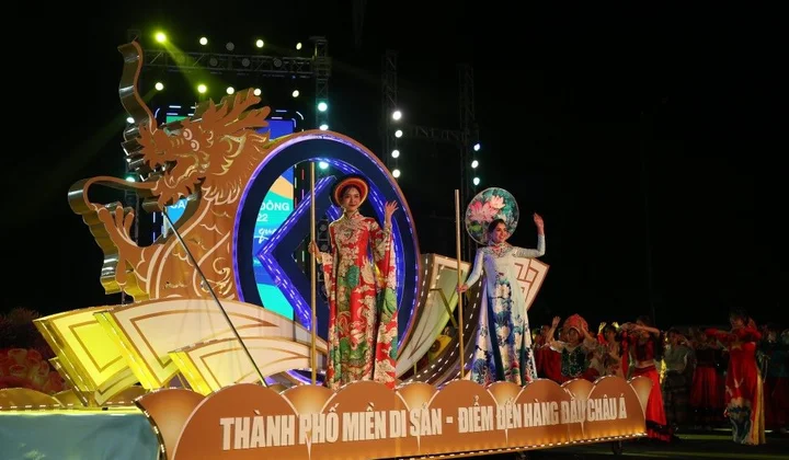 Lễ hội Carnaval mùa đông Hạ Long 2022: Rực rỡ sắc màu kỳ quan