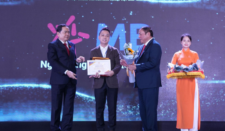 MB được vinh danh “Doanh nghiệp đạt chuẩn văn hóa kinh doanh Việt Nam” 2022