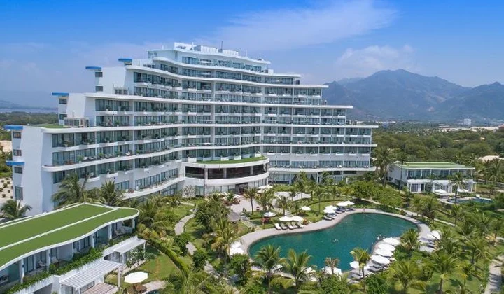 Nghỉ dưỡng đón năm mới trọn gói 5 sao tại Cam Ranh Riviera