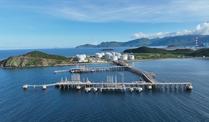 Kho Ngoại quan xăng dầu Vân Phong góp phần thúc đẩy kinh tế Khánh Hoà