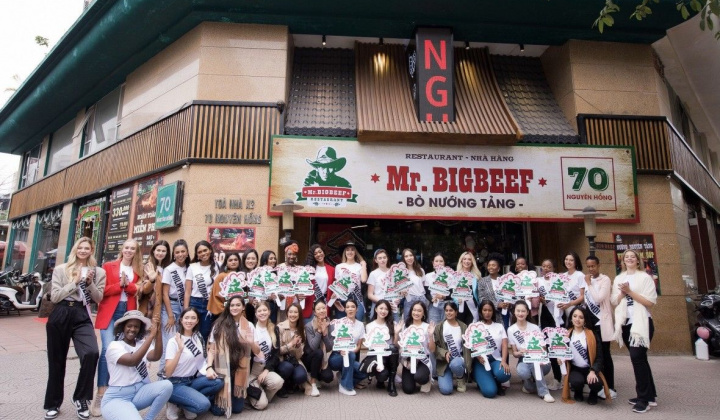 Dàn thí sinh Hoa hậu Du lịch thế giới 2022 khám phá Hà Nội