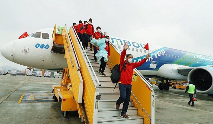 Bamboo Airways đưa Đội tuyển bóng đá nữ Việt Nam về nước