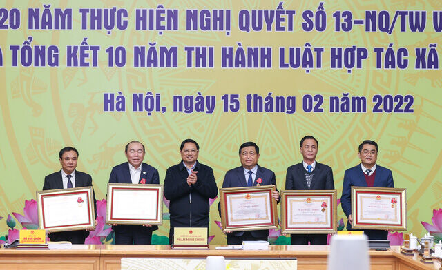 Thủ tướng nhấn mạnh 8 nhóm nhiệm vụ để thúc đẩy kinh tế tập thể